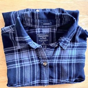 Abercrombie & Fitch Boyfriend NWOT XS button down blue plaid flannel top